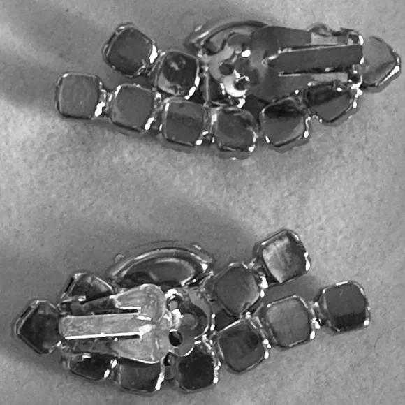 Vintage 1950s Rhinestone Paddle Clip-On Earrings Silver Tone Mid Century Sparkle - Picture 2 of 6